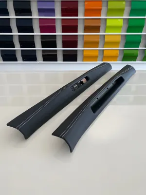 911 (992) Customization - Inner Door-Sill Guards in Leather (ATG) (with/without core trade)