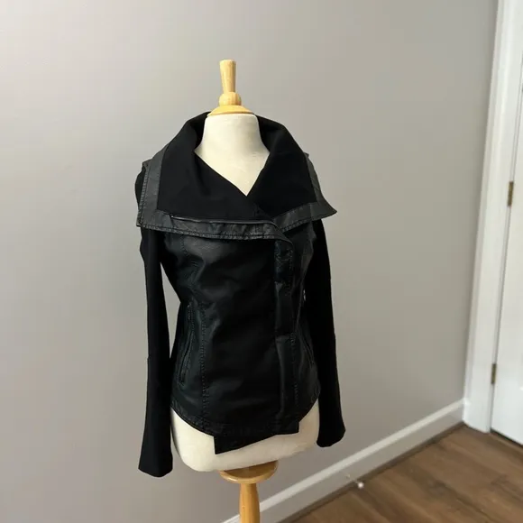 Blank NYC Black Vegan Leather High Neck Asymmetrical Zip Moto Jacket Sz M