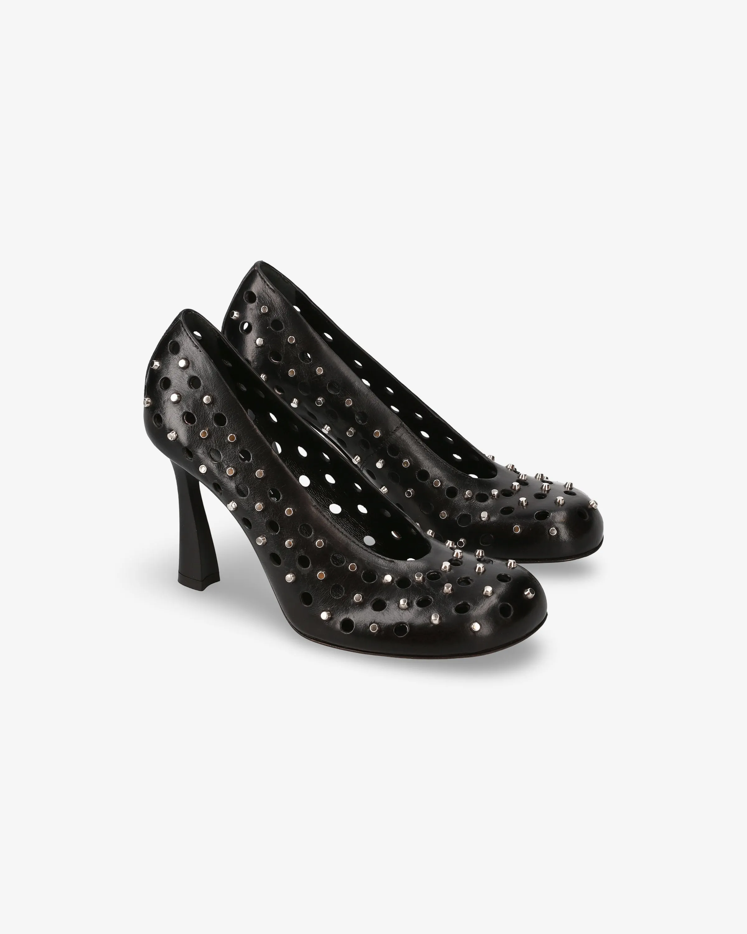 Chanel calfskin shoe with studs