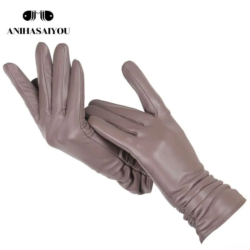 Classic pleated leather gloves