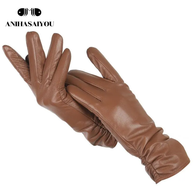 Classic pleated leather gloves