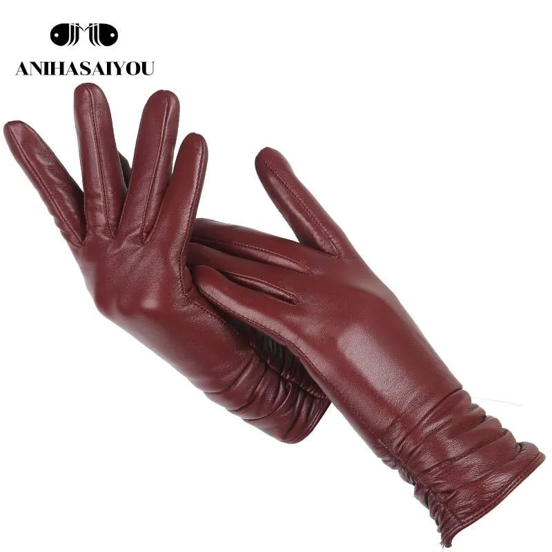 Classic pleated leather gloves