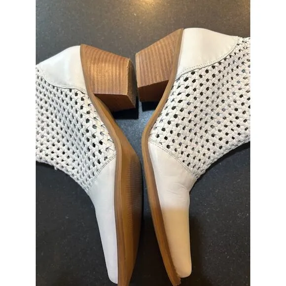 COCONUTS By MATISSE Golden Hour White Pointed Toe Heeled Bootie Size 9.5 Cowboy
