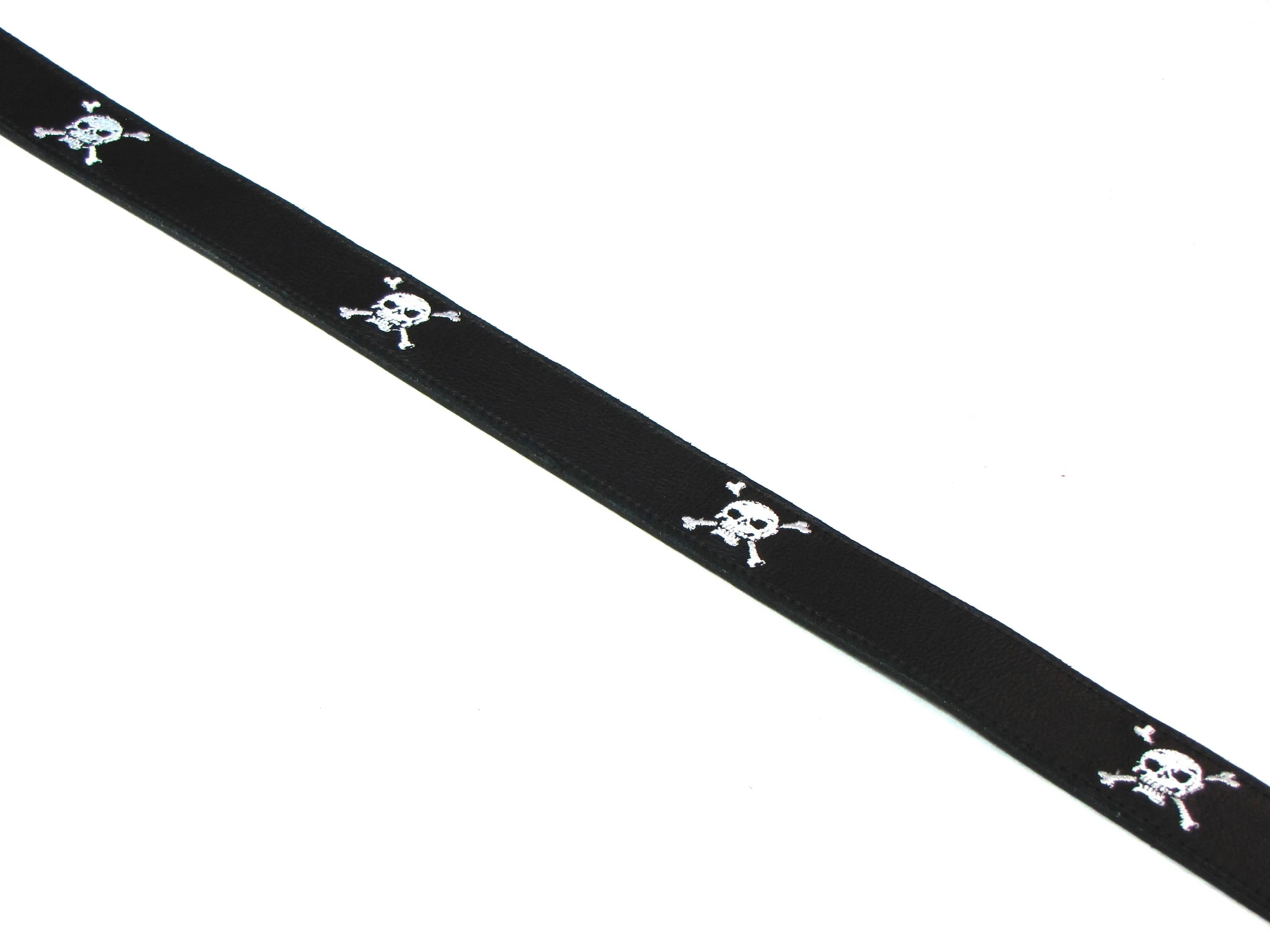 EB283-W  1 1/2" Embroidered Belt- Skull