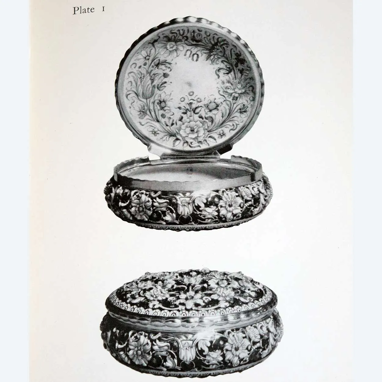 First Edition Leather Book: A History of Gold Snuff Boxes by Richard & Martin Norton