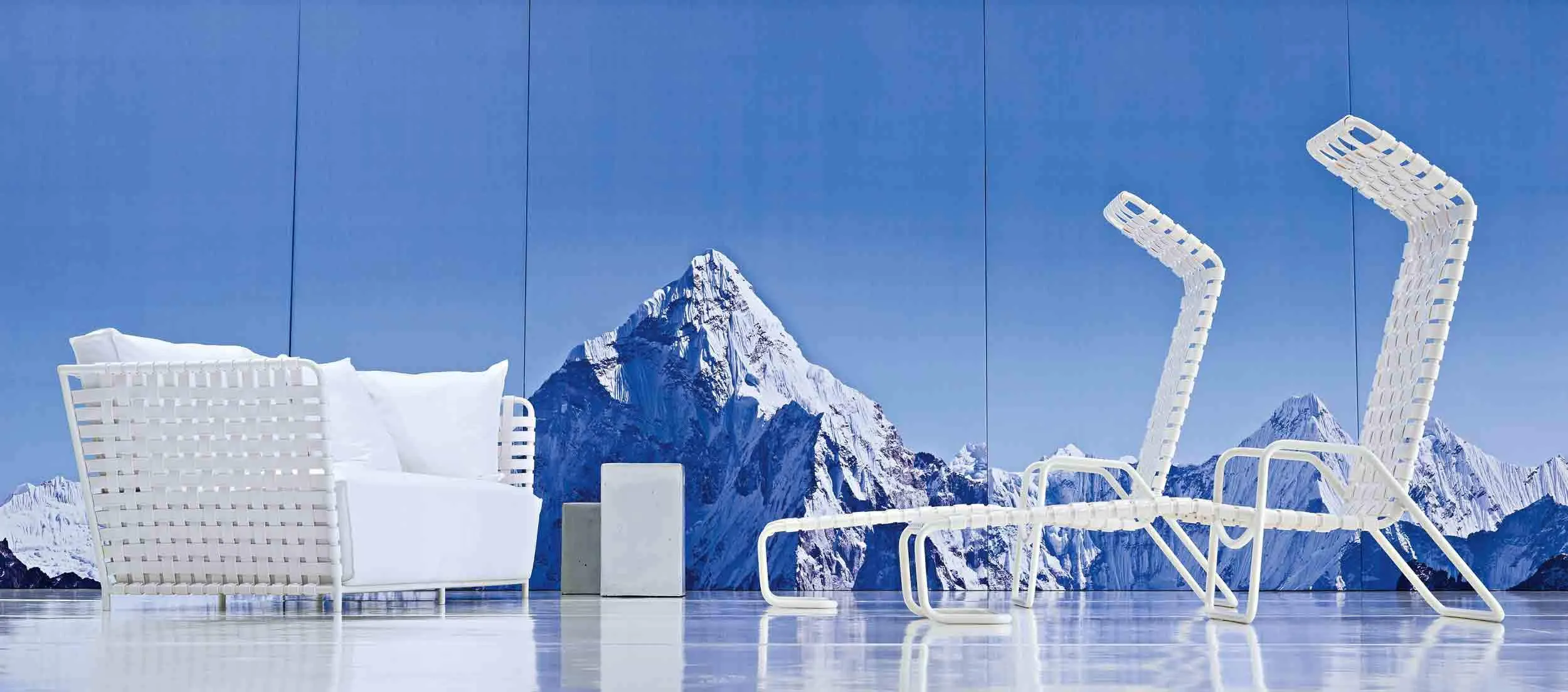 InOut 803 Outdoor Sofa
