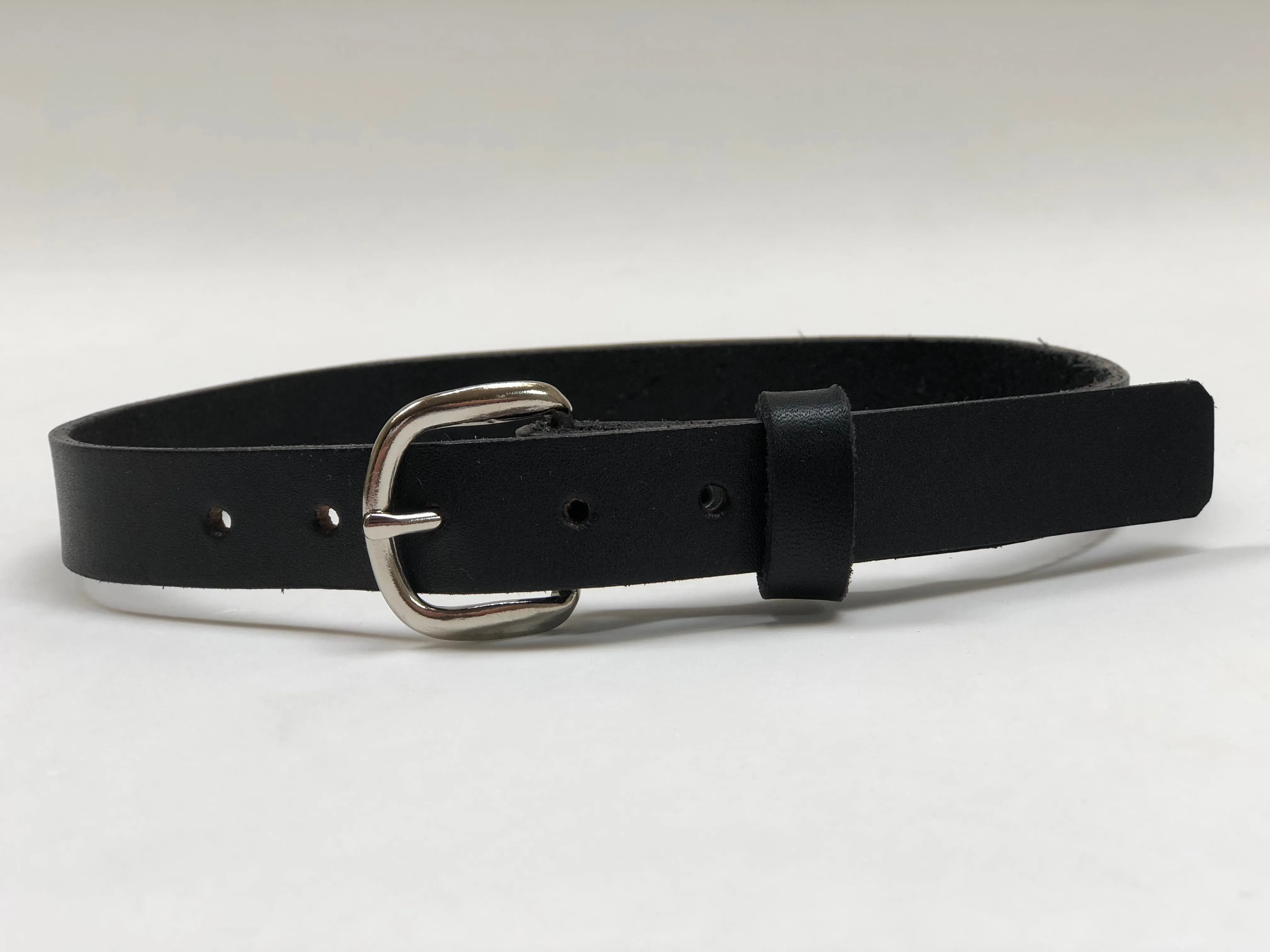 Kids Black Leather Belt with Smooth Silver Tone Buckle 20Z1