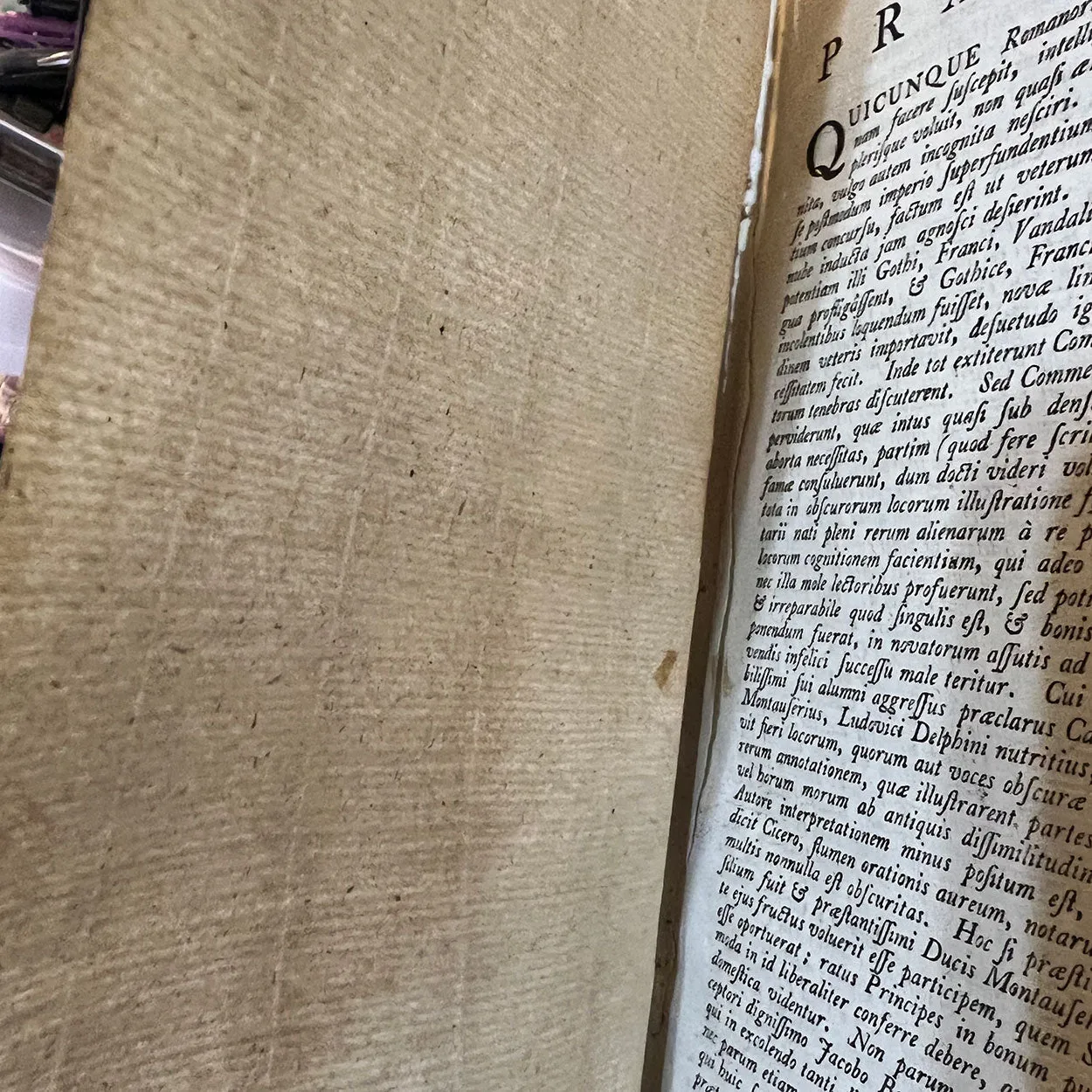 Leather Latin Book: Commentariorum de Bello Gallico by Julius Caesar