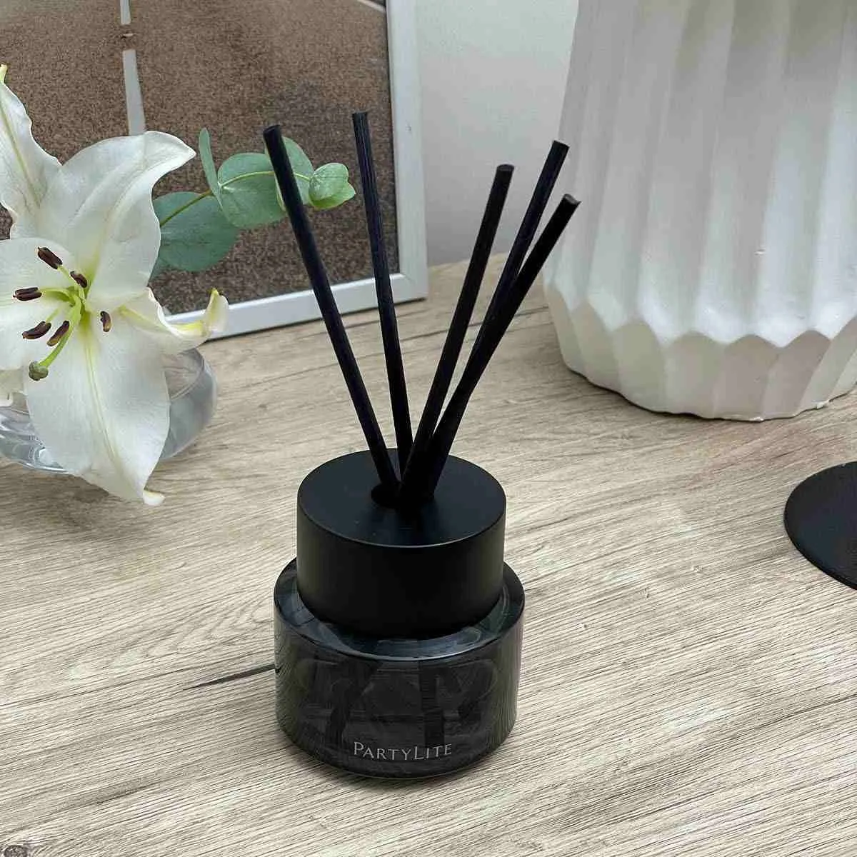 Leather Musk Reed Diffuser Set