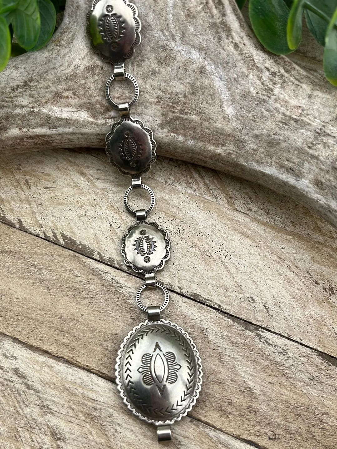 Magnifica Scalloped Concho Lariat Belts & Buckle
