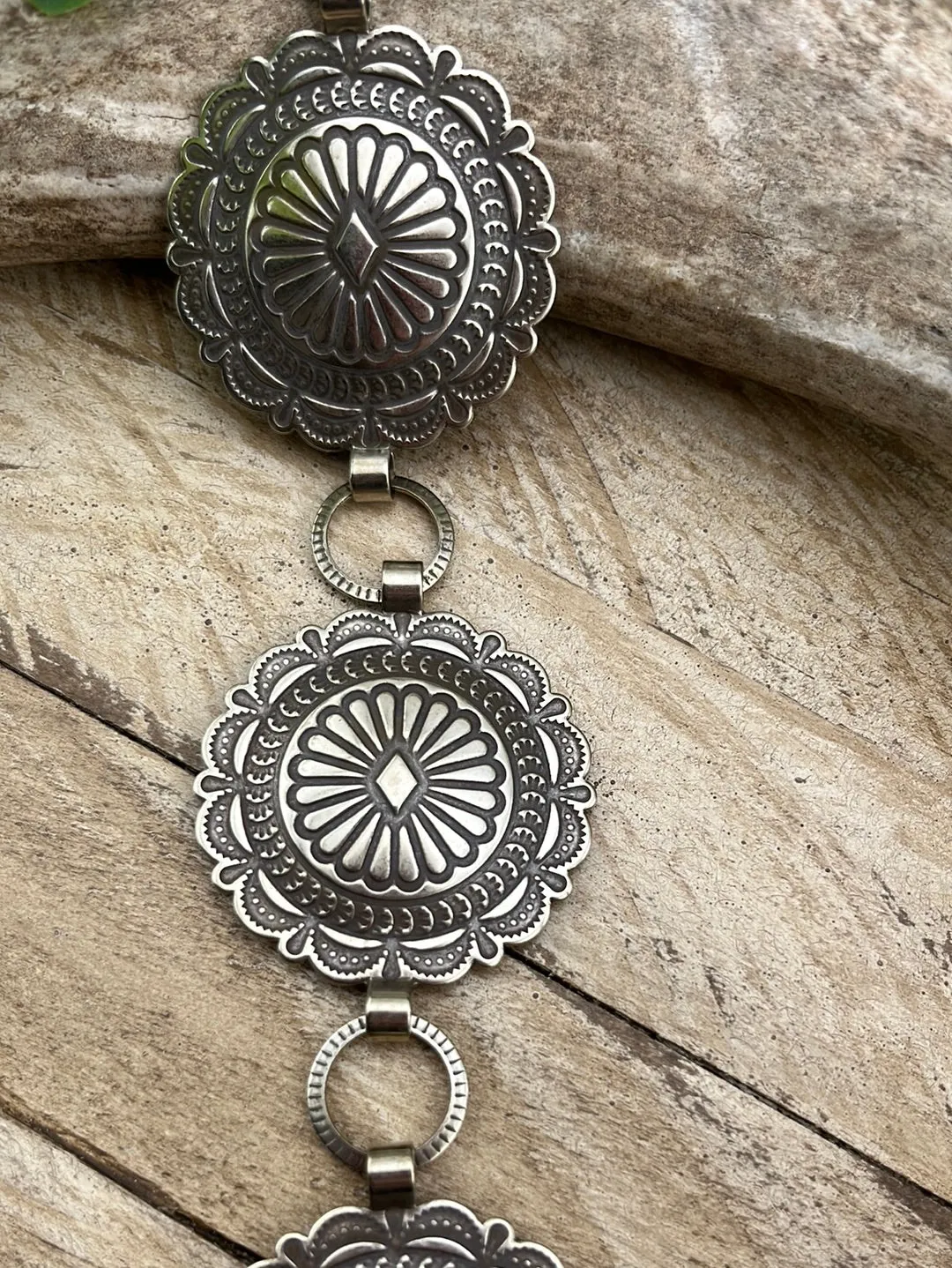 Magnifica Scalloped Concho Lariat Belts & Buckle