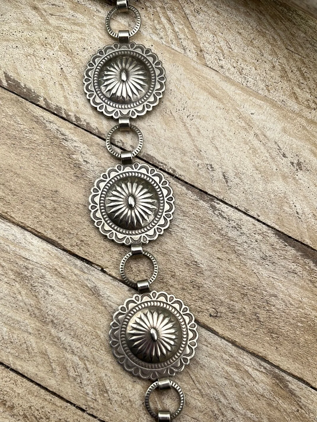Magnifica Scalloped Concho Lariat Belts & Buckle