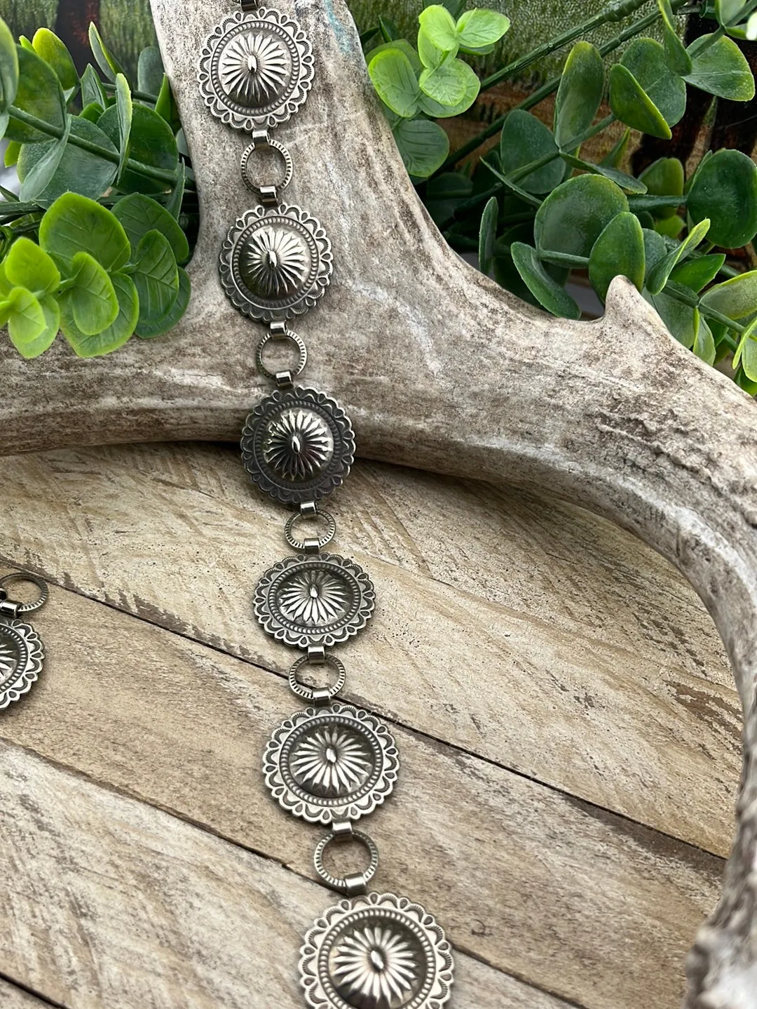 Magnifica Scalloped Concho Lariat Belts & Buckle