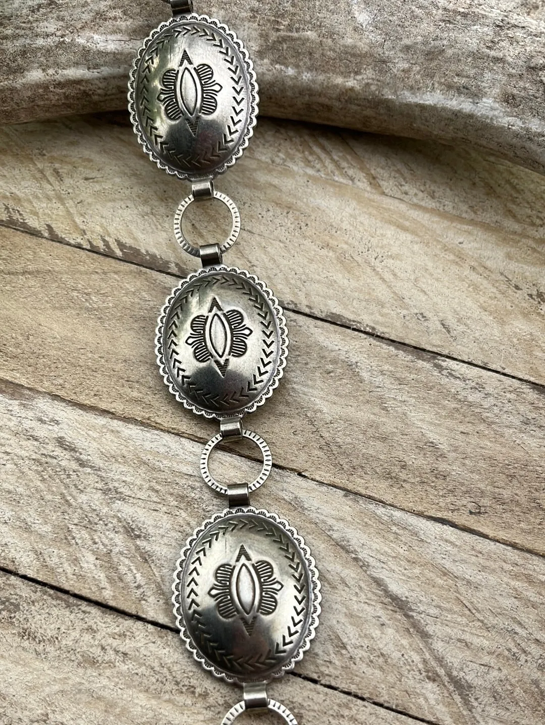 Magnifica Scalloped Concho Lariat Belts & Buckle