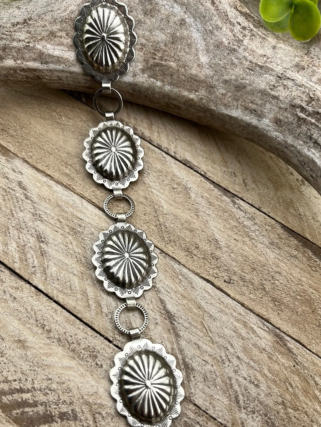 Magnifica Scalloped Concho Lariat Belts & Buckle
