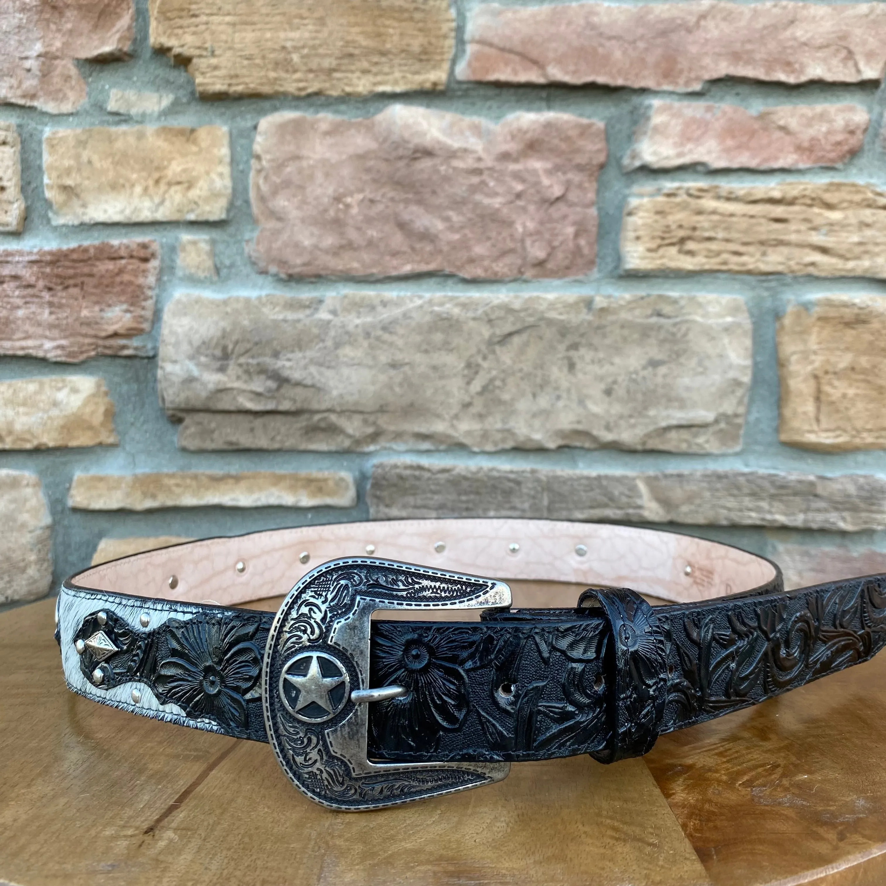 Men’s Rock’Em Black Cow Hide Concho Belt