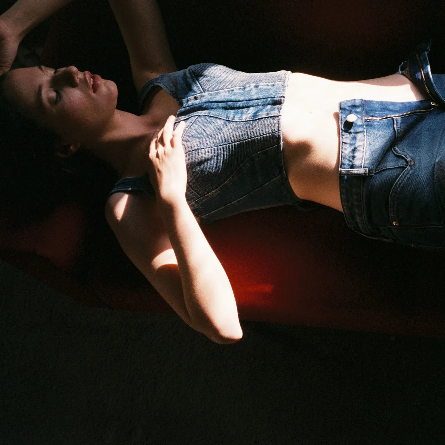 Outline Jeans
