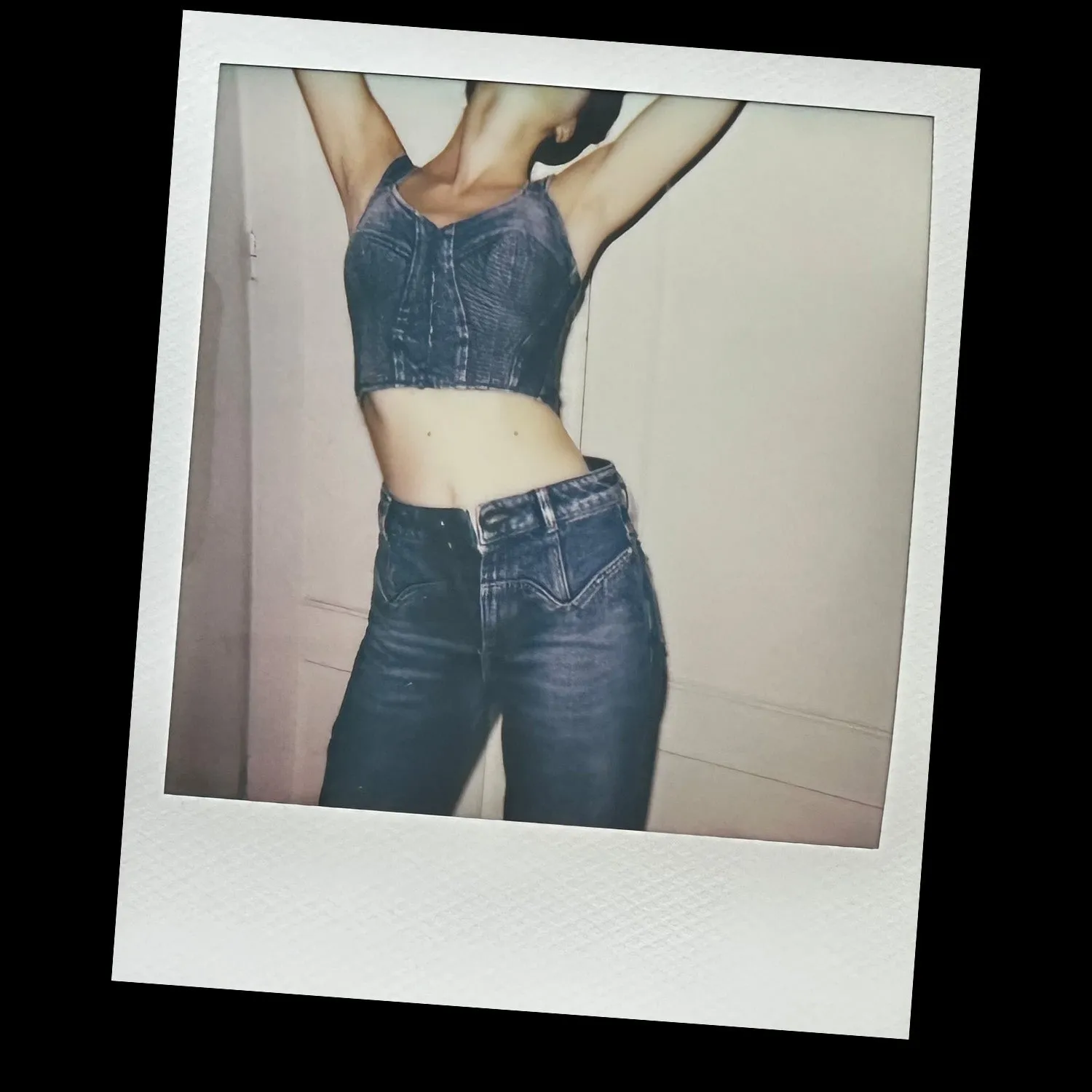 Outline Jeans