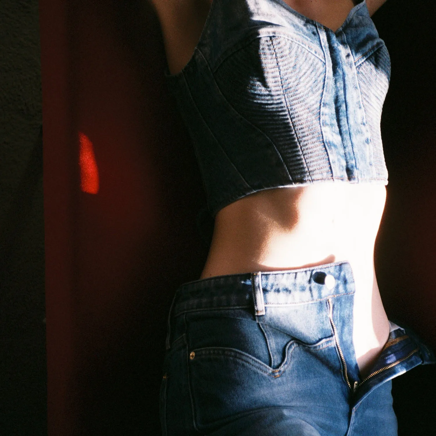 Outline Jeans