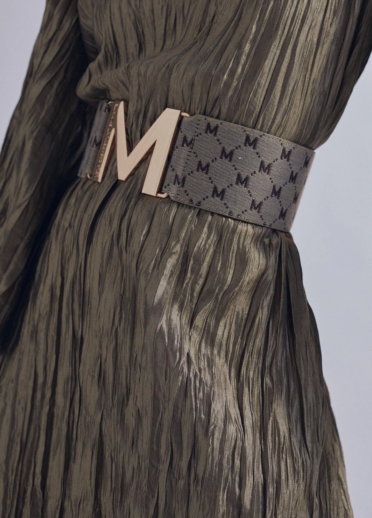 Reversible elastic belt