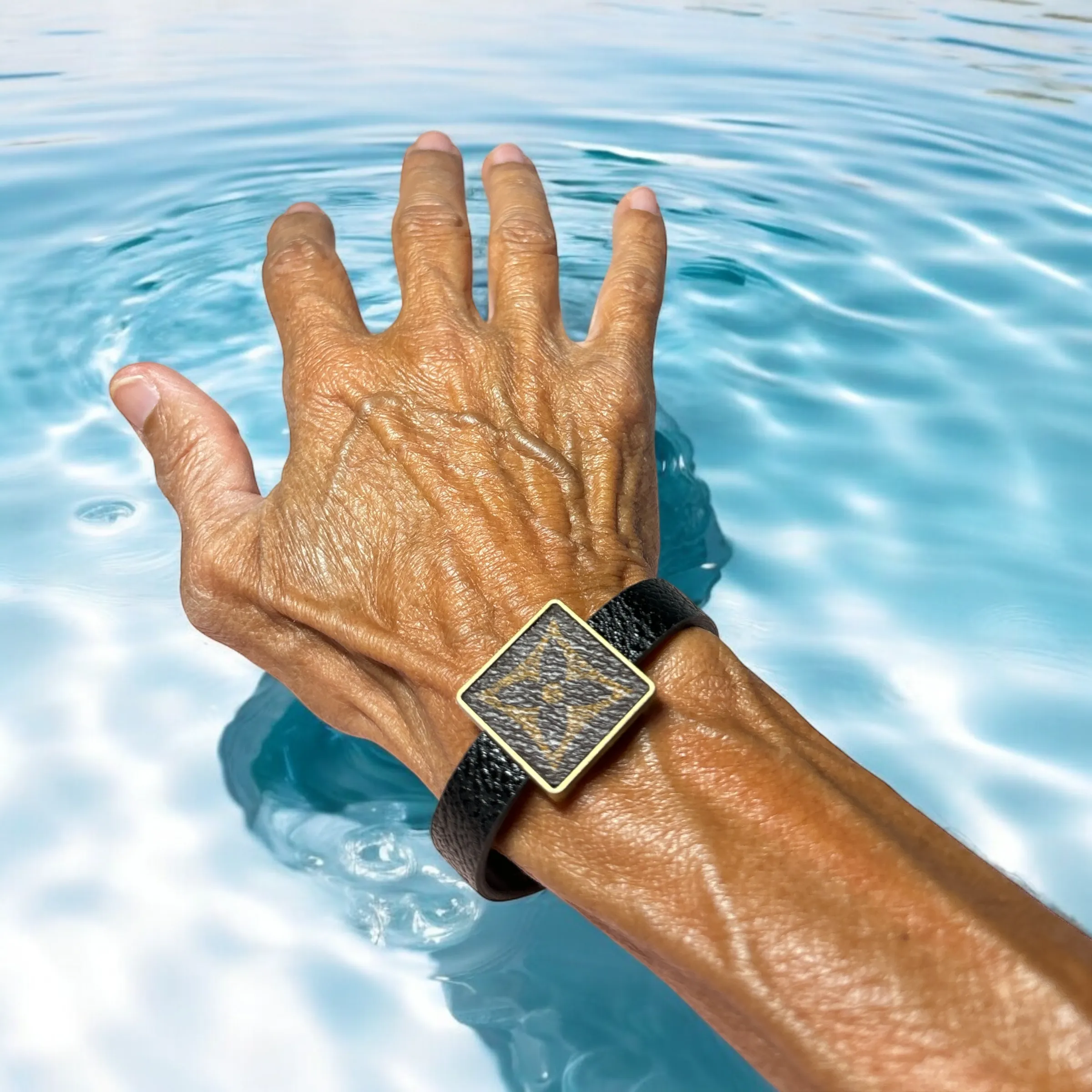 Square Bezel Black Leather Bracelet