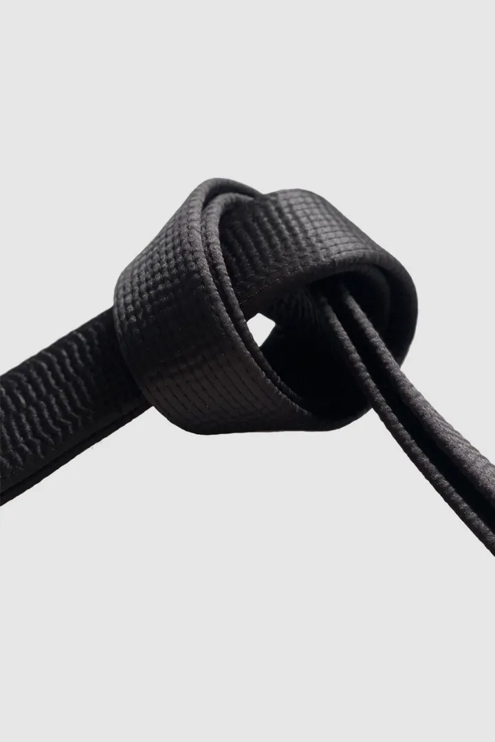 THE CRITICAL KURO OBI (KARATE & TAEKWONDO)