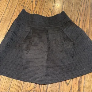 Varley‎ Skirt Black Large Textured Stretch a-line short