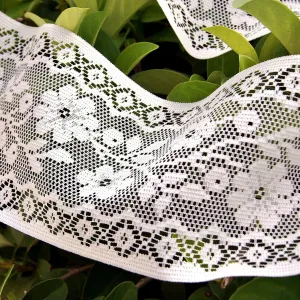 Vintage Filet Style Floral Lace 4¾" wide