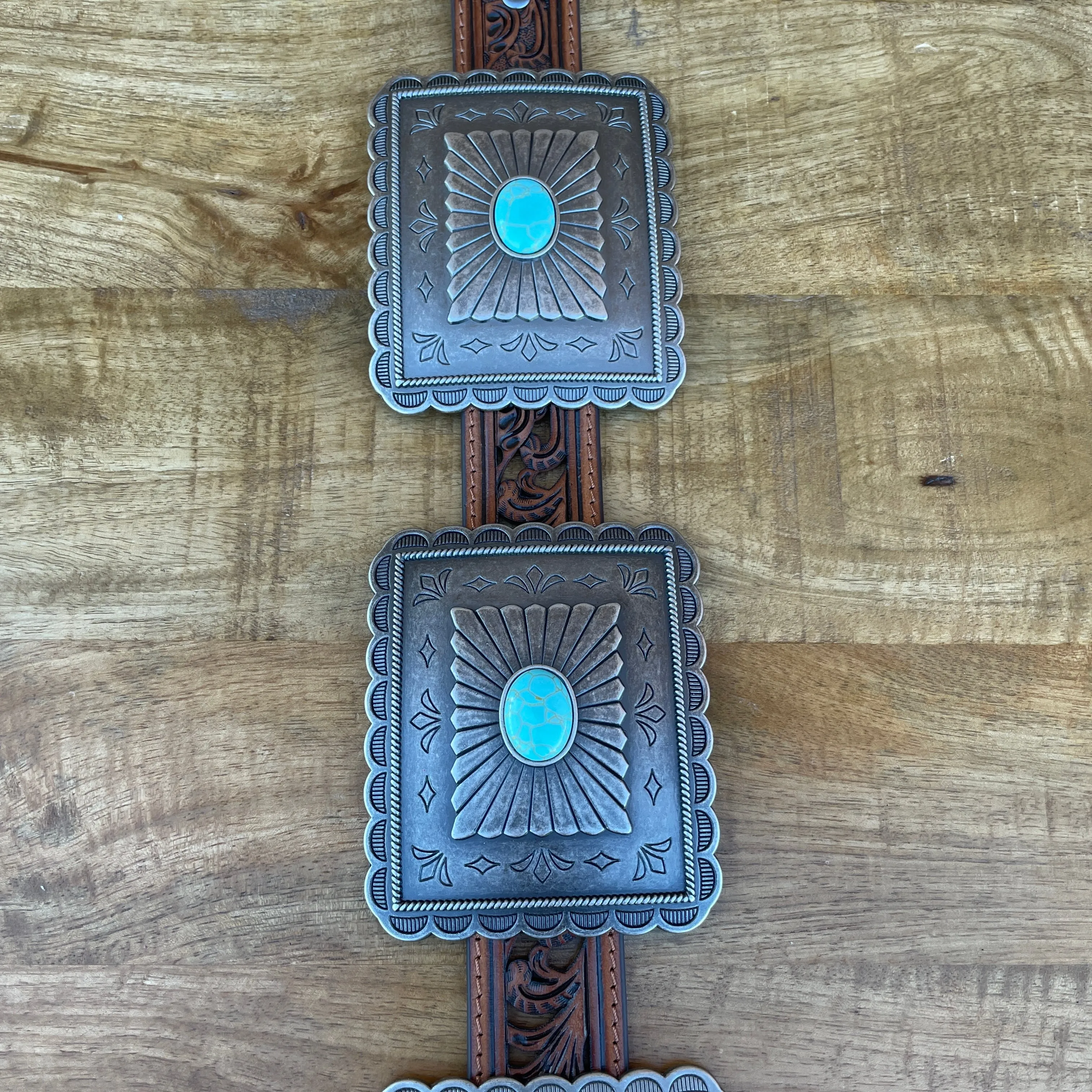 Women’s Ariat Turquoise Burst Concho Belt